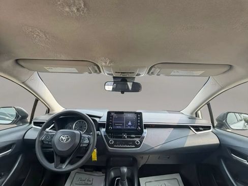 Used 2020 Toyota Corolla LE FWD image 11