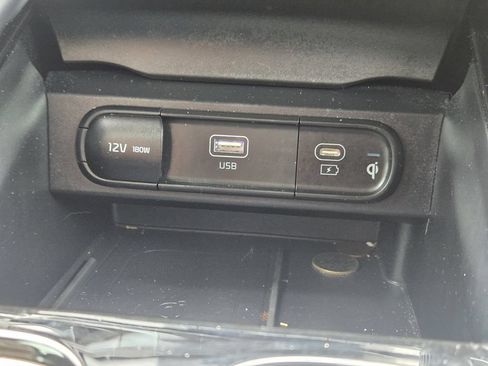 Certified 2024 Kia Telluride EX w/ EX Captain's Chair Package FWD image 22