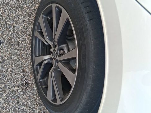 Used 2019 Nissan Altima 2.5 Platinum AWD/4WD image 9