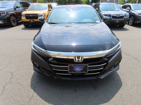 Used 2022 Honda Accord Touring image 2