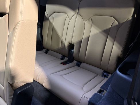 Certified 2025 Audi Q7 2.0T Premium w/ Convenience Plus Package image 24