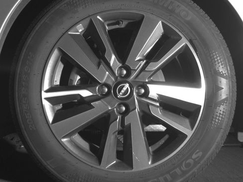 Used 2025 Nissan Versa SV FWD image 12