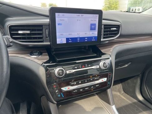 Used 2022 Ford Explorer Limited w/ Equipment Group 301A image 14