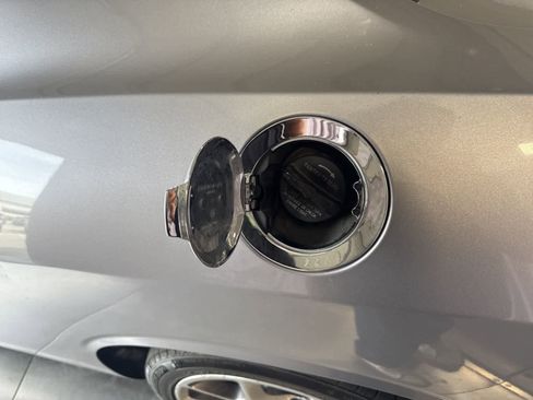 Used 2016 Dodge Challenger SXT Plus image 11