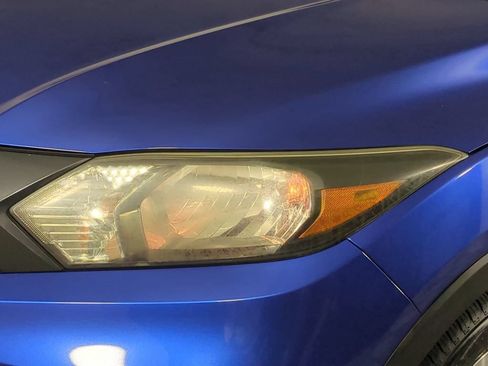 Used 2018 Honda HR-V LX image 10