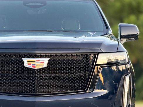 Used 2023 Cadillac Escalade ESV Sport image 14