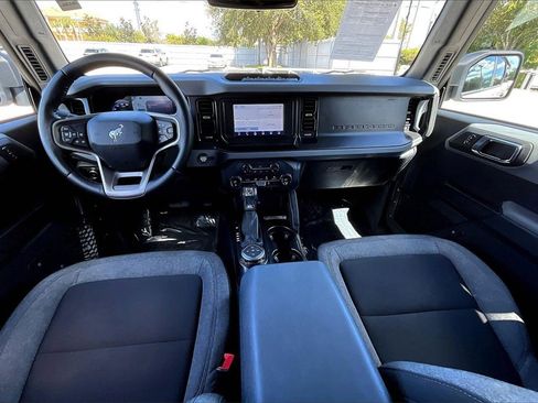 Used 2023 Ford Bronco Big Bend w/ Sasquatch Package image 3