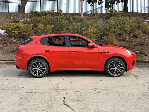 New 2026 Maserati Grecale Modena image 2