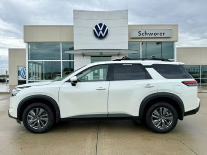 Used 2024 Nissan Pathfinder SV