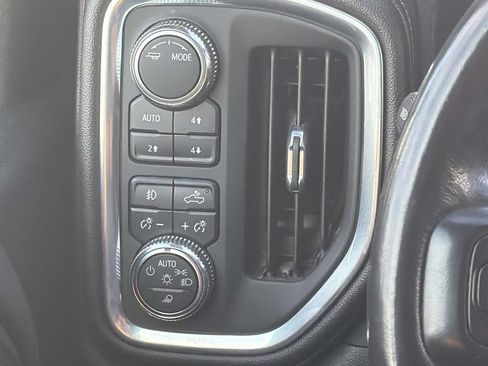 Used 2022 GMC Sierra 3500 Denali w/ Denali Ultimate Package AWD/4WD image 25