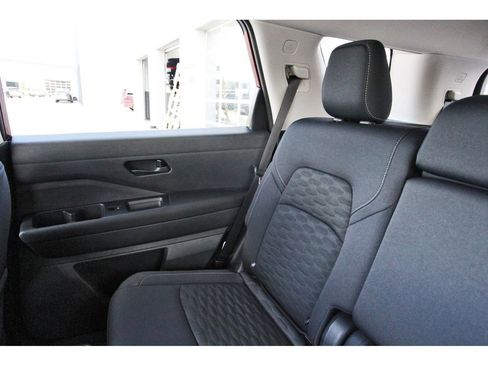 New 2026 Nissan Pathfinder SV w/ SV Premium Package FWD image 9