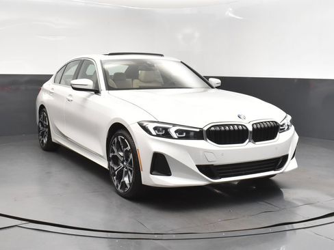 Used 2026 BMW 330i Sedan w/ Convenience Package RWD image 9