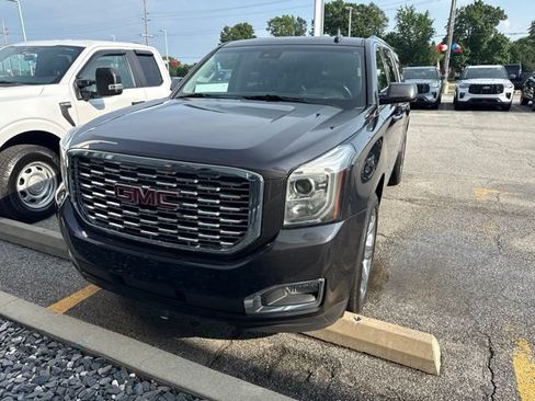 Used 2020 GMC Yukon XL Denali w/ Denali Premium Package AWD/4WD image 2