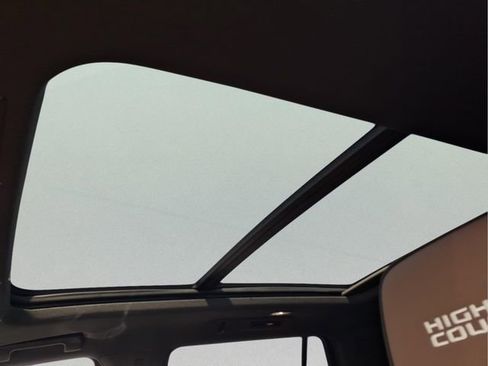 New 2026 Chevrolet Tahoe High Country image 16