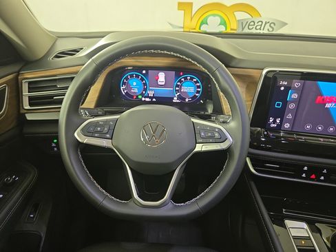 Used 2025 Volkswagen Atlas SE image 16