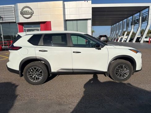 Certified 2025 Nissan Rogue S image 5