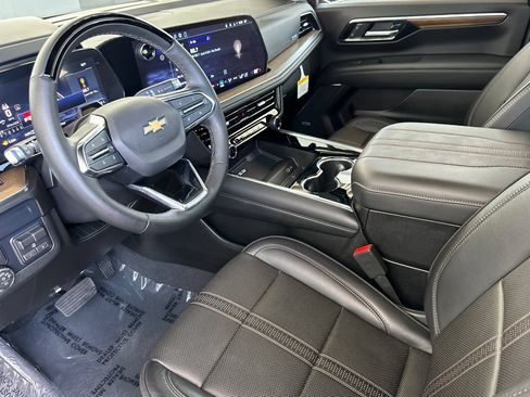 Used 2026 Chevrolet Tahoe High Country AWD/4WD image 10
