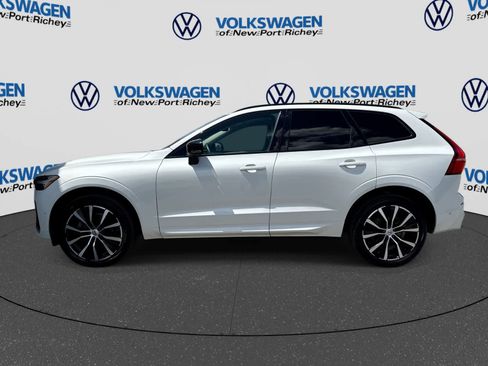 Used 2023 Volvo XC60 B5 Plus w/ Climate Package AWD/4WD image 3