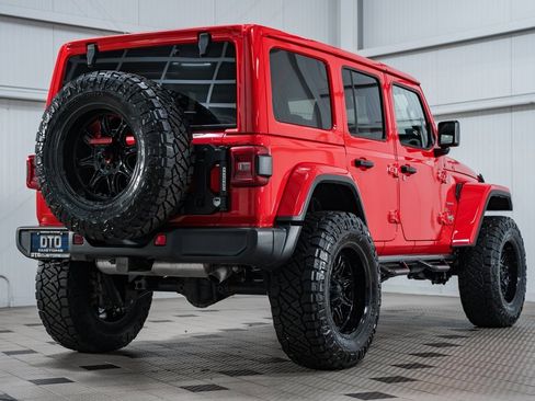 Used 2024 Jeep Wrangler Sahara image 7