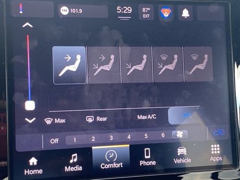 Used 2022 Jeep Compass Latitude FWD image 24