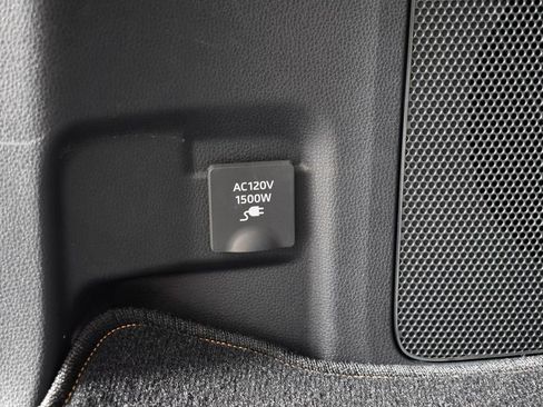 Used 2023 Toyota Highlander Bronze Edition image 25