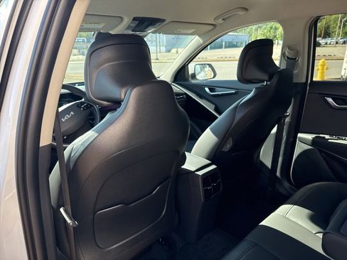 New 2025 Kia Niro EX w/ EX Cold Weather Package image 21