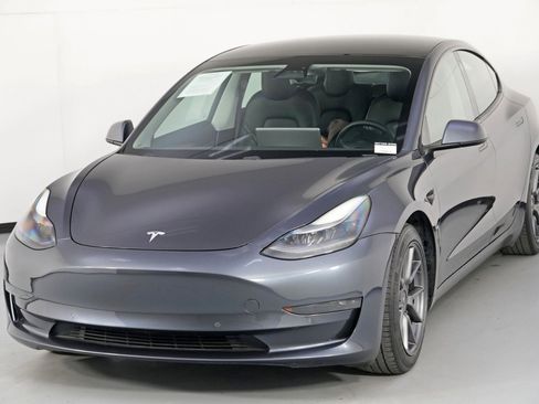 Used 2021 Tesla Model 3 Standard Range Plus image 48