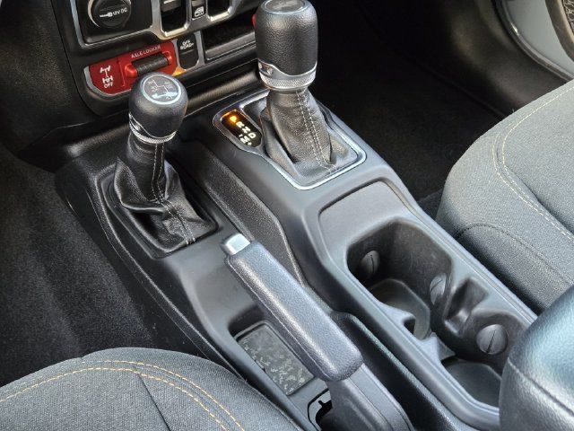 Used 2024 Jeep Wrangler Unlimited AWD/4WD image 24