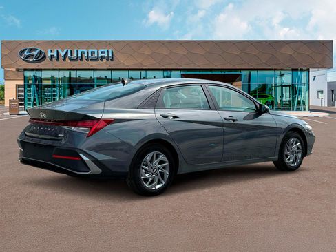 New 2025 Hyundai Elantra Blue image 8