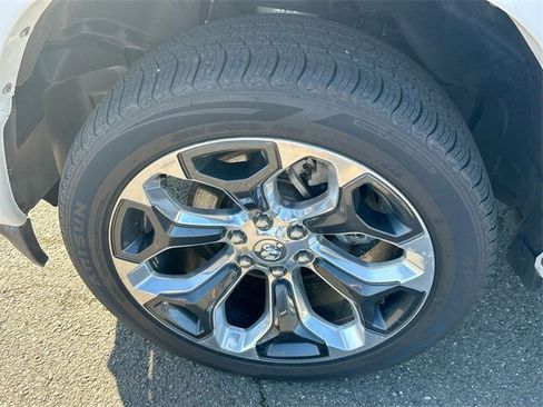 Used 2022 RAM 1500 Limited w/ Body-Colour Bumper Group image 32