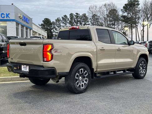 Used 2023 Chevrolet Colorado Z71 w/ Z71 Convenience Package 2 image 10