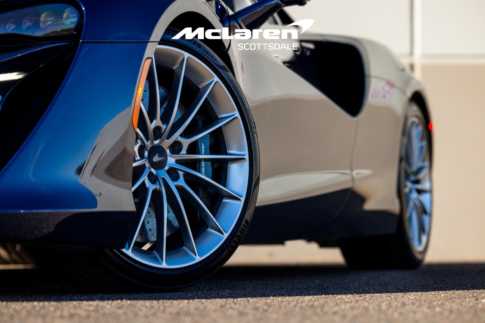Used 2025 McLaren Artura Spider RWD image 15