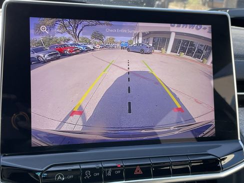 Used 2024 Jeep Compass Sport image 17