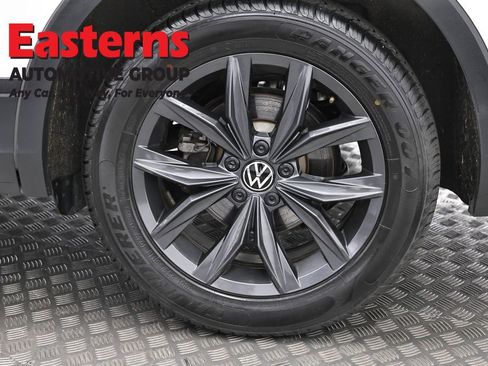 Used 2024 Volkswagen Tiguan SE FWD image 32
