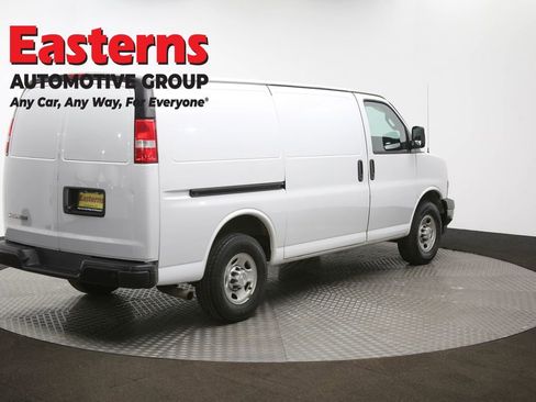 Used 2018 Chevrolet Express 2500 w/ Driver Convenience Package RWD image 40
