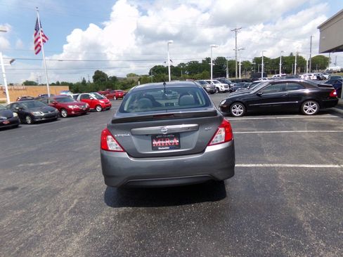 Used 2019 Nissan Versa SV FWD image 7