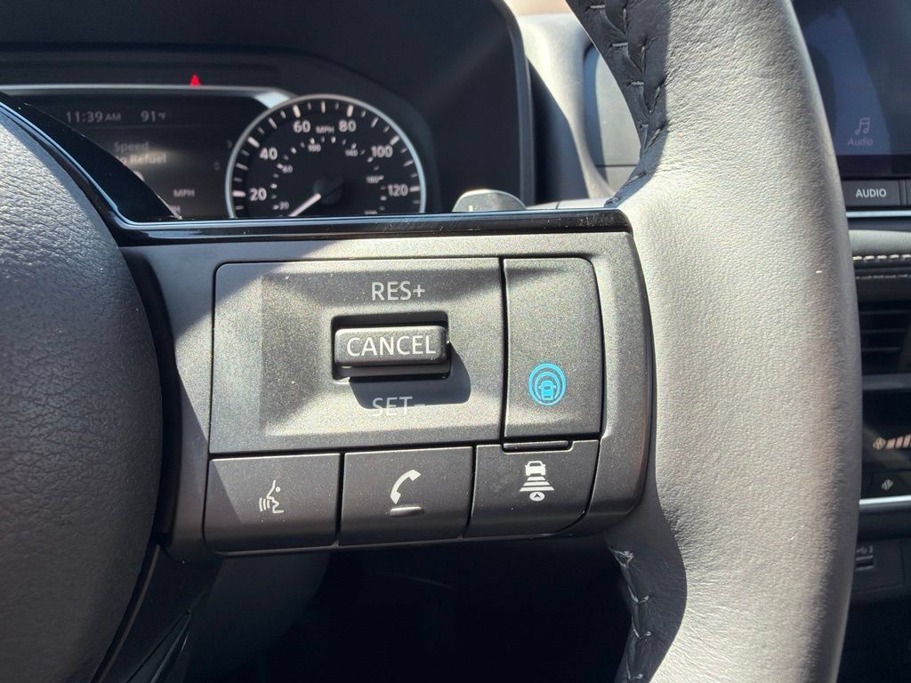 Used 2023 Nissan Rogue SV w/ SV Premium B Package FWD image 20