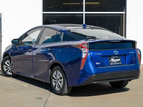 Used 2017 Toyota Prius Four image 10
