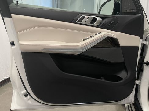 Certified 2023 BMW X5 xDrive40i w/ Luxury Seating Package image 12