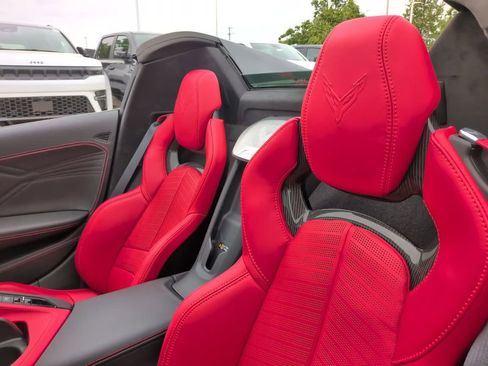 Used 2024 Chevrolet Corvette Z06 RWD image 25