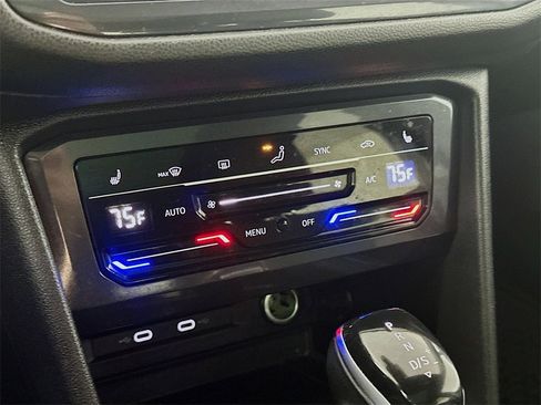 Used 2022 Volkswagen Tiguan SE R-Line image 18