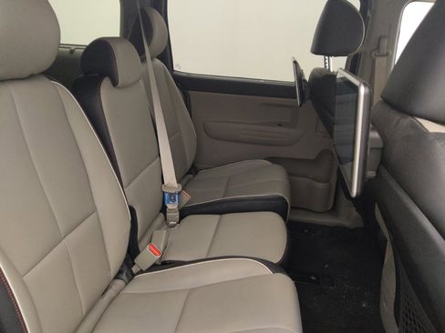Used 2019 Kia Sedona EX FWD image 19