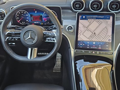 Used 2024 Mercedes-Benz GLC 300 4MATIC image 23