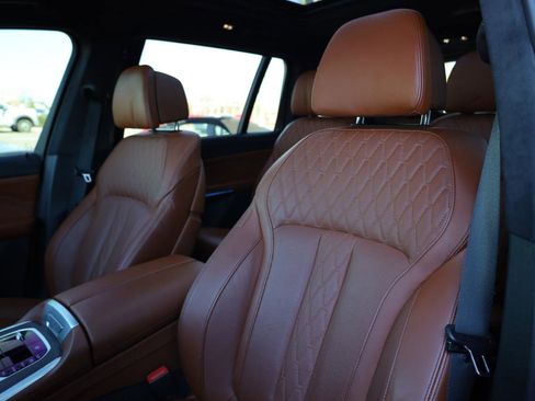 Used 2023 BMW X7 xDrive40i w/ Executive Package image 6
