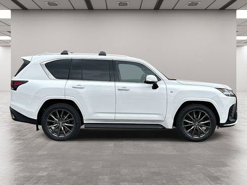 Used 2025 Lexus LX 700h F Sport image 8
