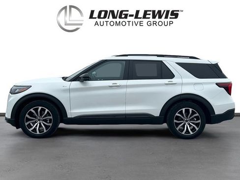 Used 2025 Ford Explorer ST-Line image 2