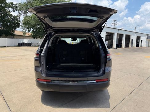 Used 2023 Jeep Grand Cherokee L Laredo RWD image 34