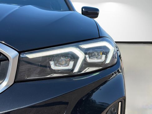 Used 2025 BMW 330i Sedan image 9