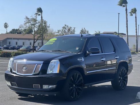 Used 2010 Cadillac Escalade Premium image 10