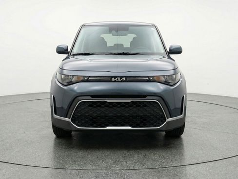 Used 2025 Kia Soul LX w/ LX Technology Package FWD image 2